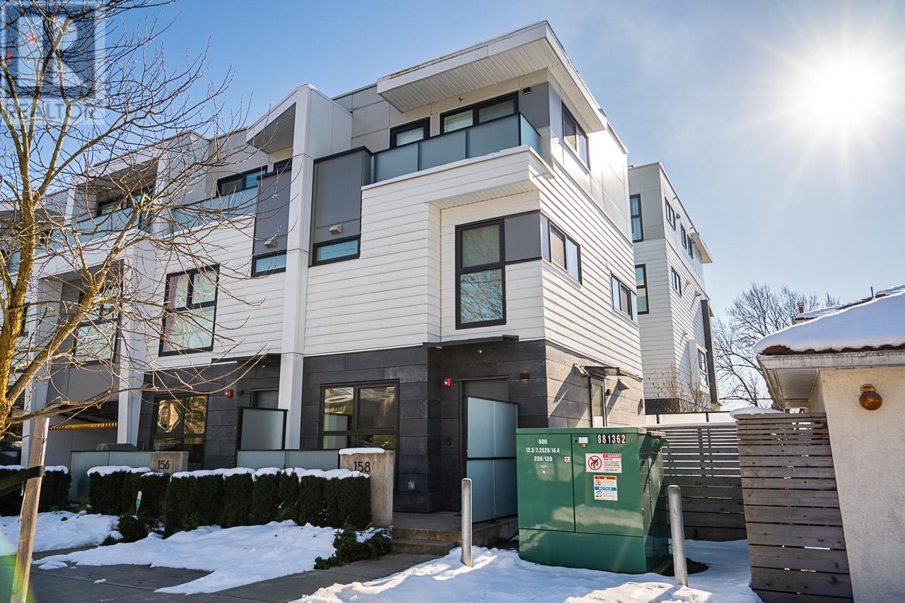 158 W Woodstock Avenue, Vancouver, British Columbia  V5Y 0N1 - Photo 2 - R2966630