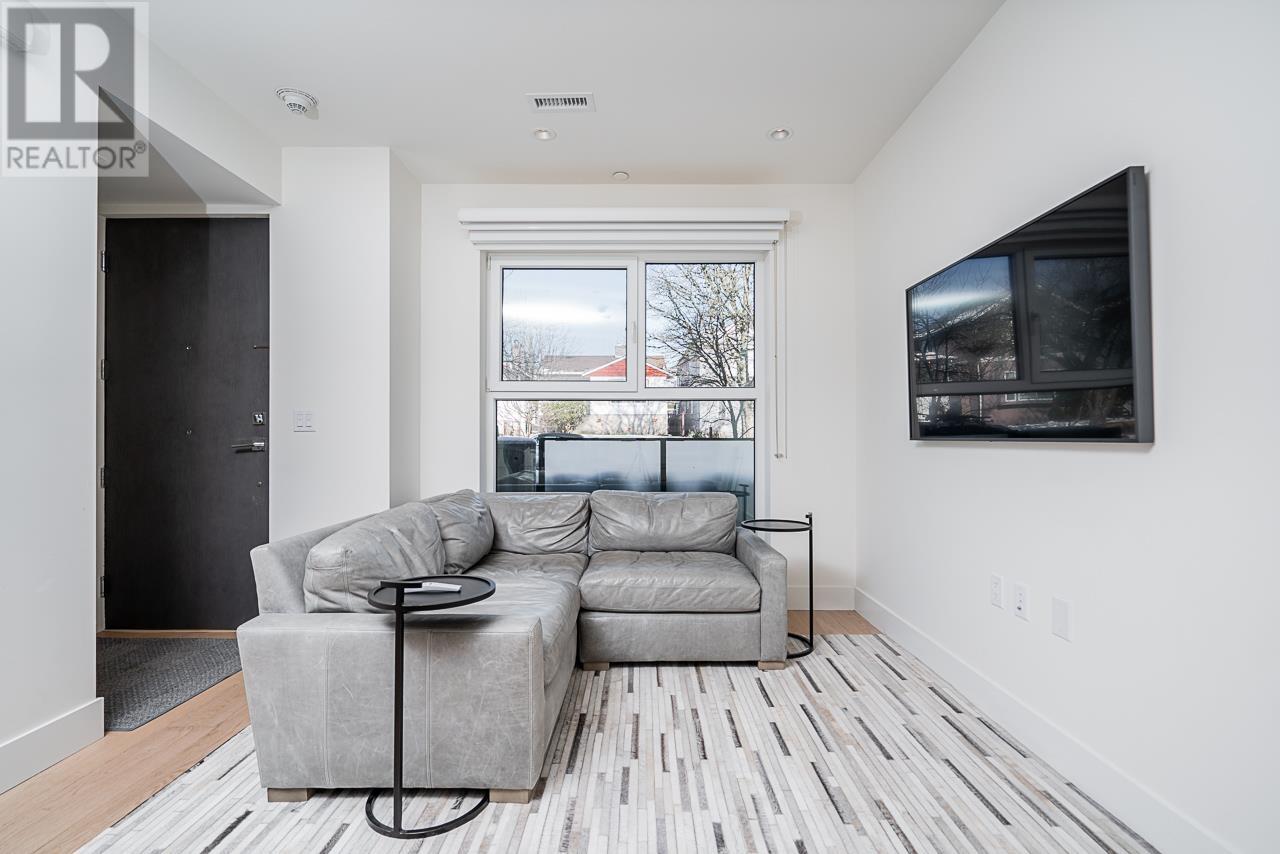 158 W Woodstock Avenue, Vancouver, British Columbia  V5Y 0N1 - Photo 3 - R2966630