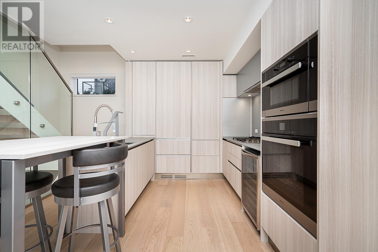 158 W Woodstock Avenue, Vancouver, British Columbia  V5Y 0N1 - Photo 5 - R2966630