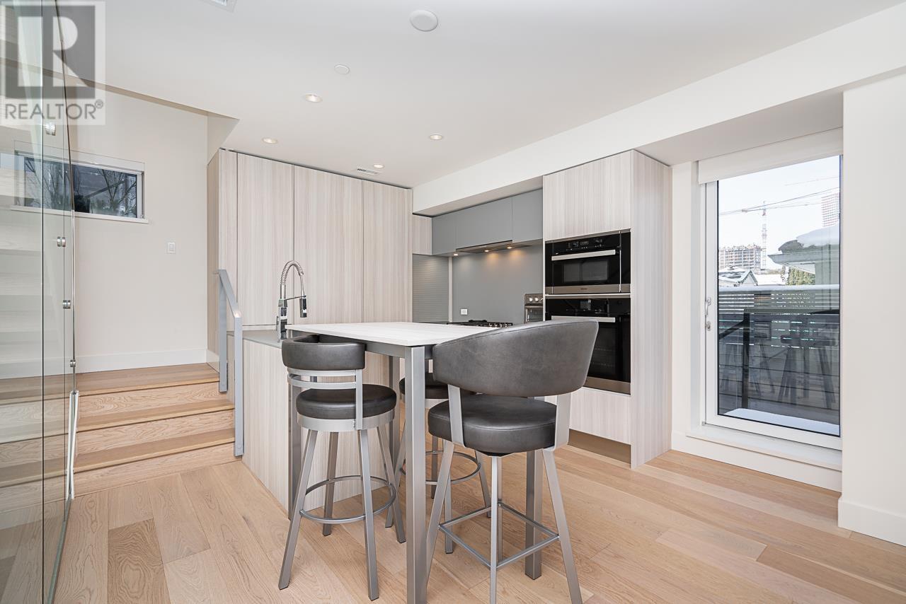 158 W Woodstock Avenue, Vancouver, British Columbia  V5Y 0N1 - Photo 6 - R2966630