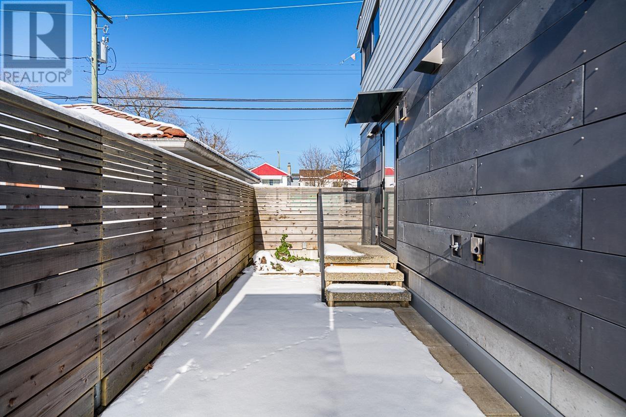 158 W Woodstock Avenue, Vancouver, British Columbia  V5Y 0N1 - Photo 8 - R2966630