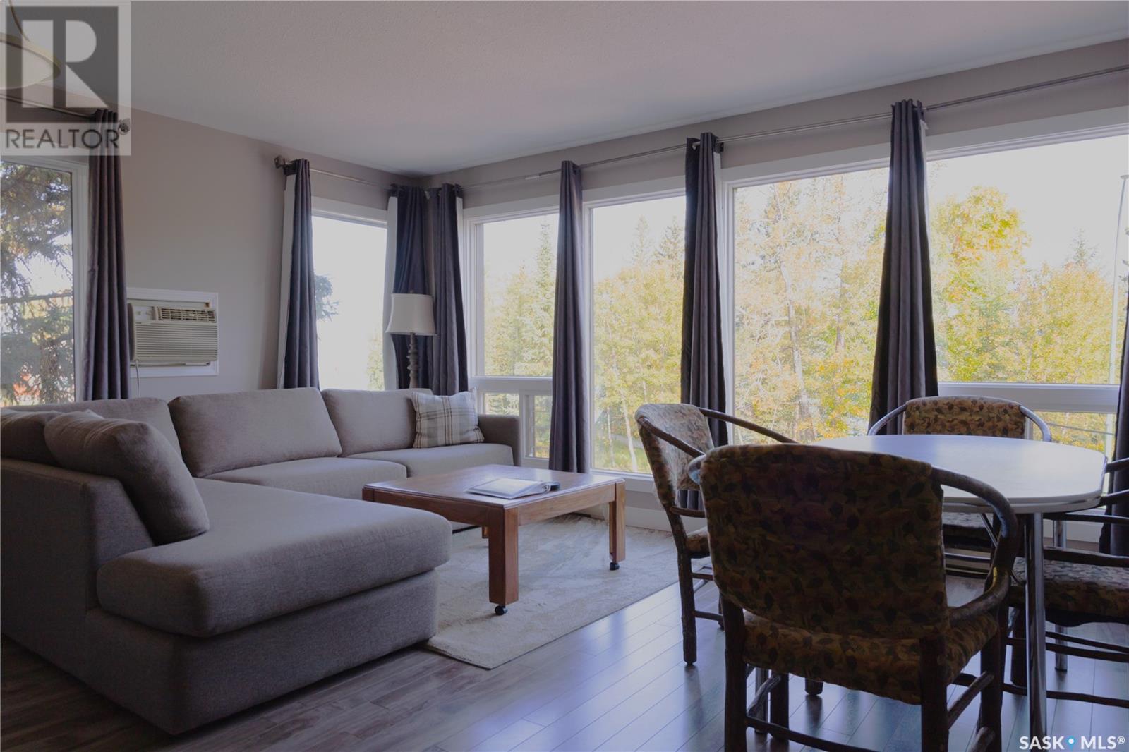 Property at 827 Lakeview DRIVE image 4