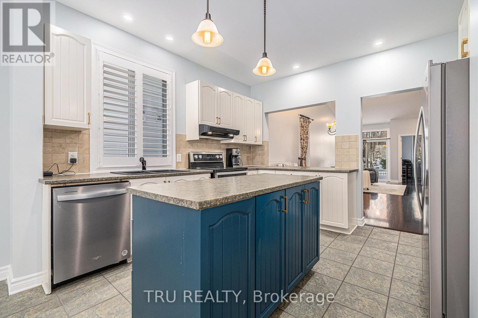 Property at 422 STATEWOOD DRIVE image 3