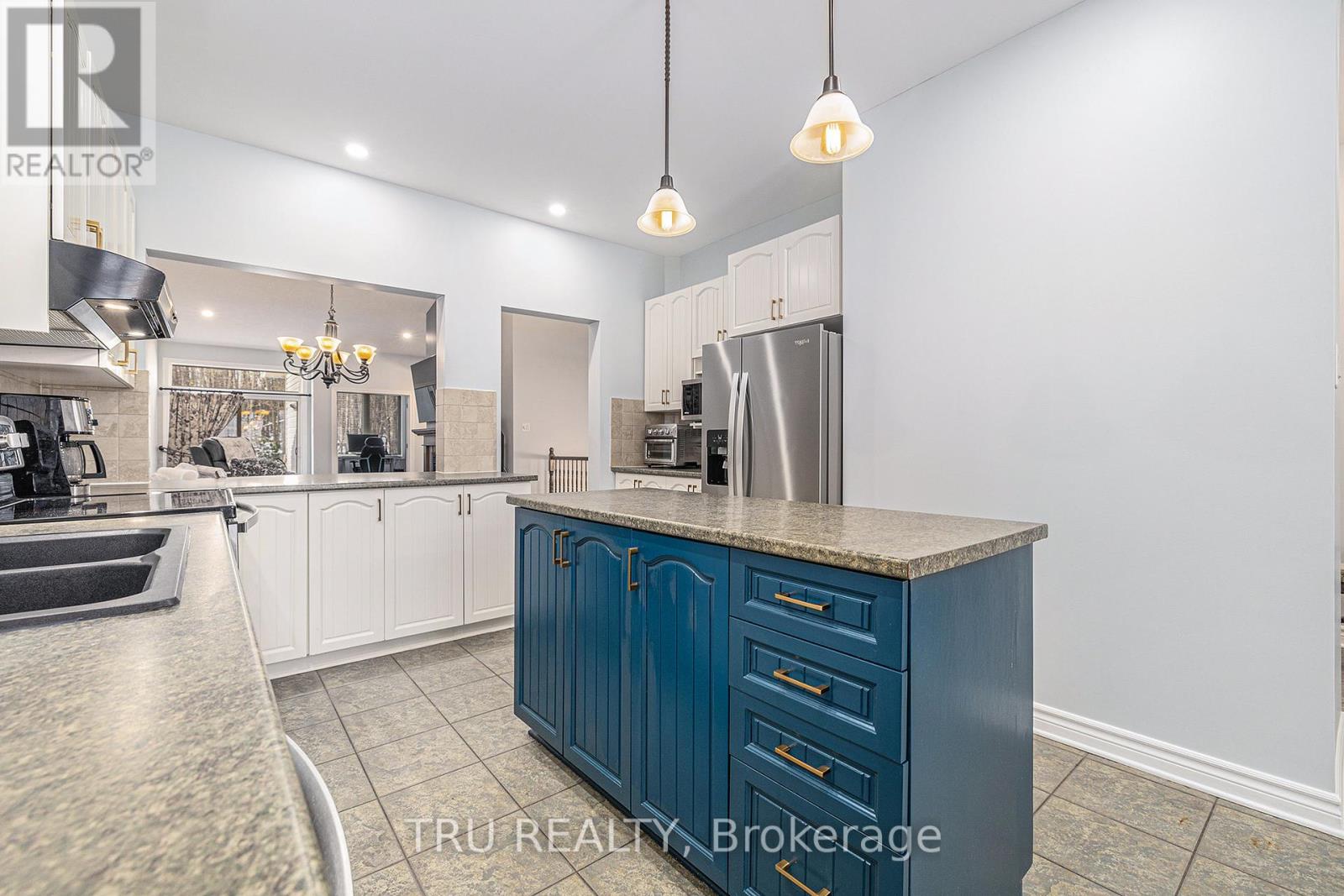 Property at 422 STATEWOOD DRIVE image 4