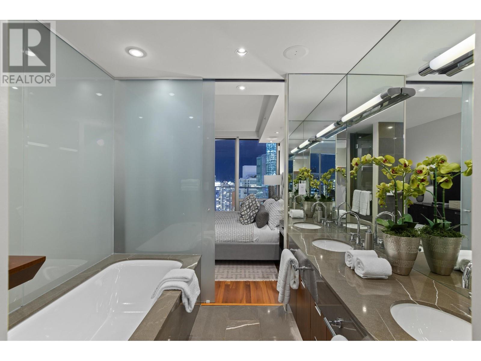 Listing Picture 35 of 40 : 2803 1077 W CORDOVA STREET, Vancouver / 溫哥華 - 魯藝地產 Yvonne Lu Group - MLS Medallion Club Member