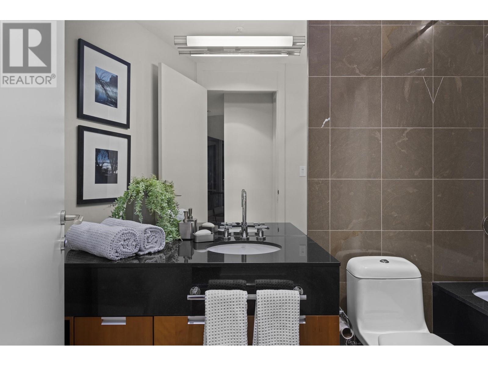 Listing Picture 33 of 40 : 2803 1077 W CORDOVA STREET, Vancouver / 溫哥華 - 魯藝地產 Yvonne Lu Group - MLS Medallion Club Member