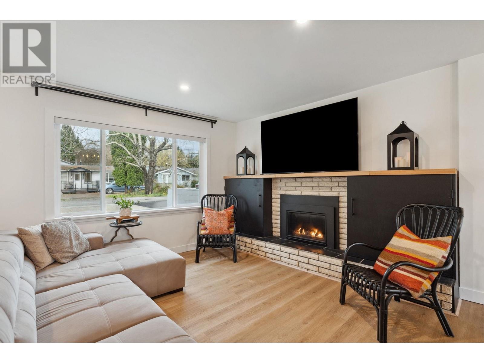 20368 Kent Street, Maple Ridge, British Columbia  V2X 1A6 - Photo 6 - R2966250