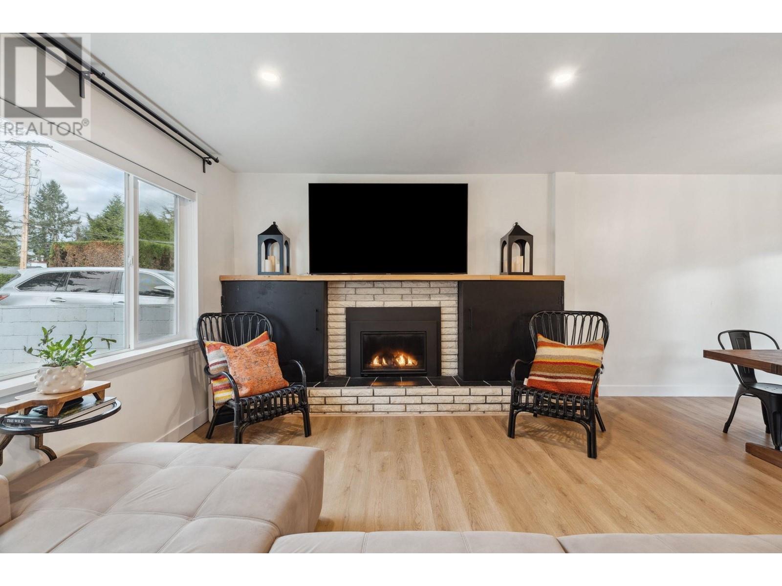 20368 Kent Street, Maple Ridge, British Columbia  V2X 1A6 - Photo 5 - R2966250