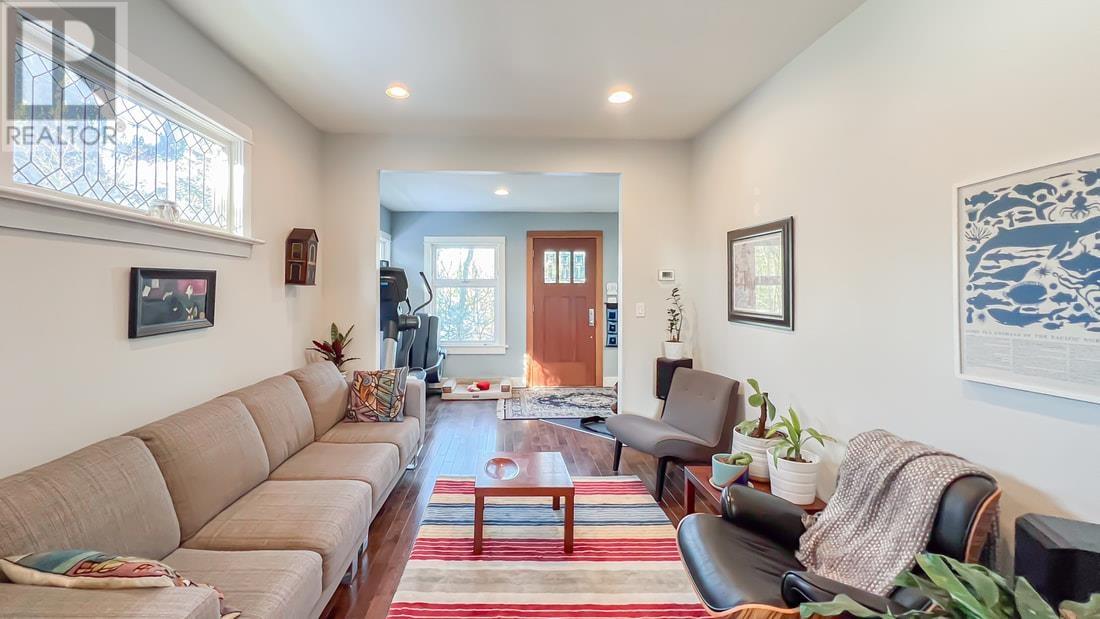 Listing Picture 5 of 39 : 420 E 36TH AVENUE, Vancouver / 溫哥華 - 魯藝地產 Yvonne Lu Group - MLS Medallion Club Member