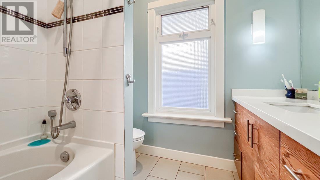 Listing Picture 14 of 39 : 420 E 36TH AVENUE, Vancouver / 溫哥華 - 魯藝地產 Yvonne Lu Group - MLS Medallion Club Member