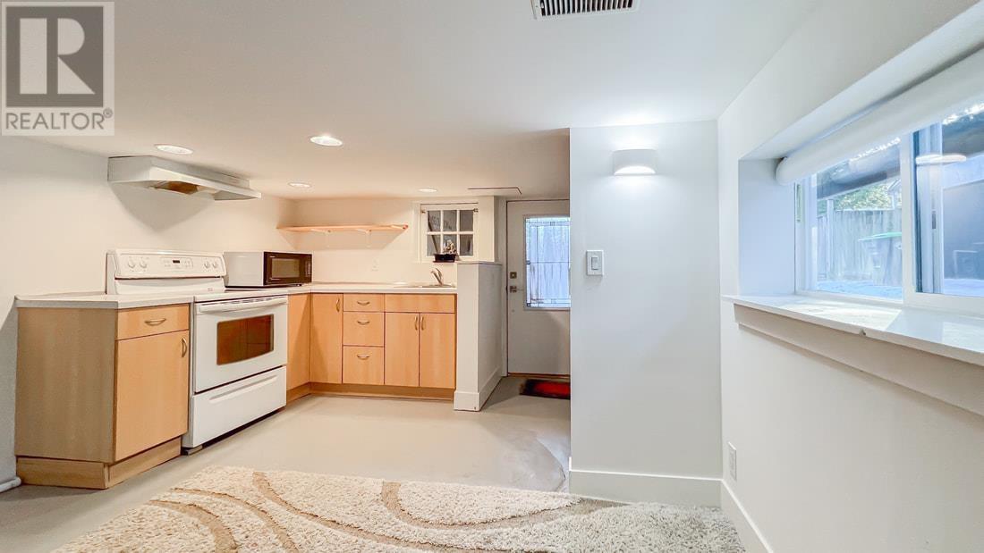 Listing Picture 22 of 39 : 420 E 36TH AVENUE, Vancouver / 溫哥華 - 魯藝地產 Yvonne Lu Group - MLS Medallion Club Member