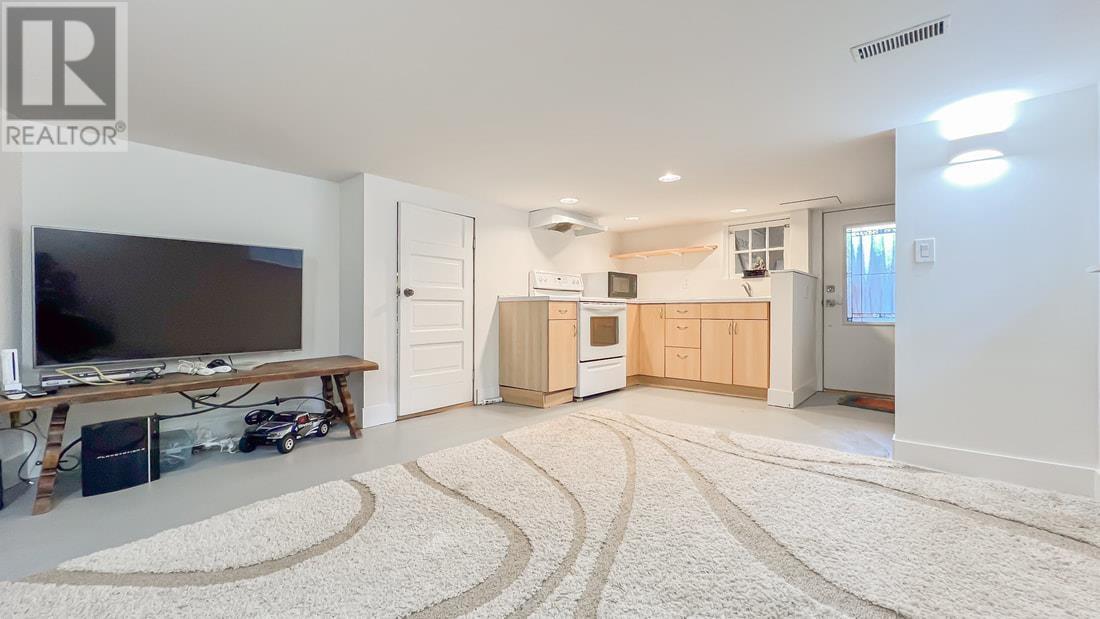 Listing Picture 23 of 39 : 420 E 36TH AVENUE, Vancouver / 溫哥華 - 魯藝地產 Yvonne Lu Group - MLS Medallion Club Member