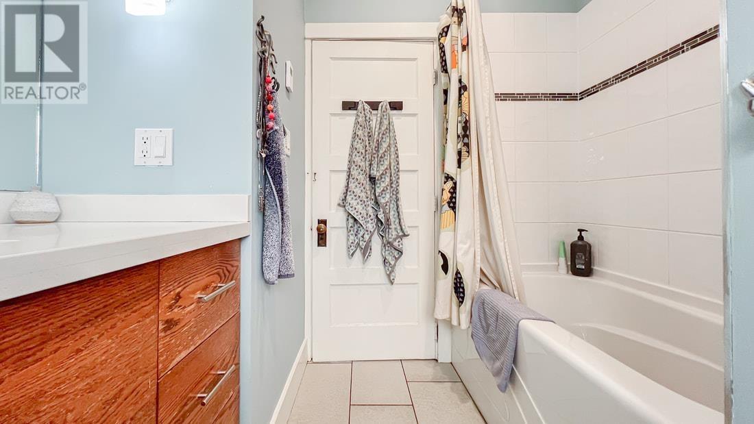 Listing Picture 15 of 39 : 420 E 36TH AVENUE, Vancouver / 溫哥華 - 魯藝地產 Yvonne Lu Group - MLS Medallion Club Member