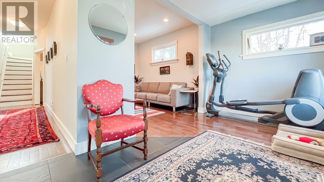 Listing Picture 4 of 39 : 420 E 36TH AVENUE, Vancouver / 溫哥華 - 魯藝地產 Yvonne Lu Group - MLS Medallion Club Member