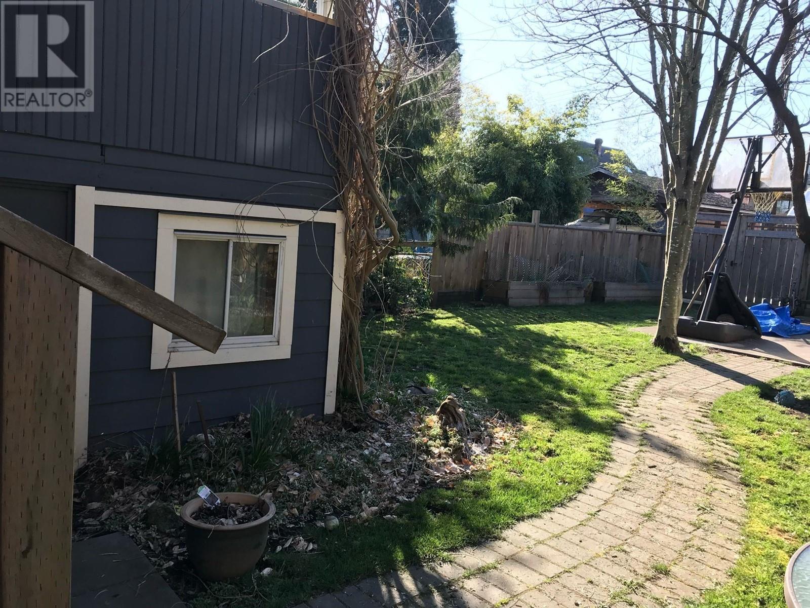 Listing Picture 35 of 39 : 420 E 36TH AVENUE, Vancouver / 溫哥華 - 魯藝地產 Yvonne Lu Group - MLS Medallion Club Member