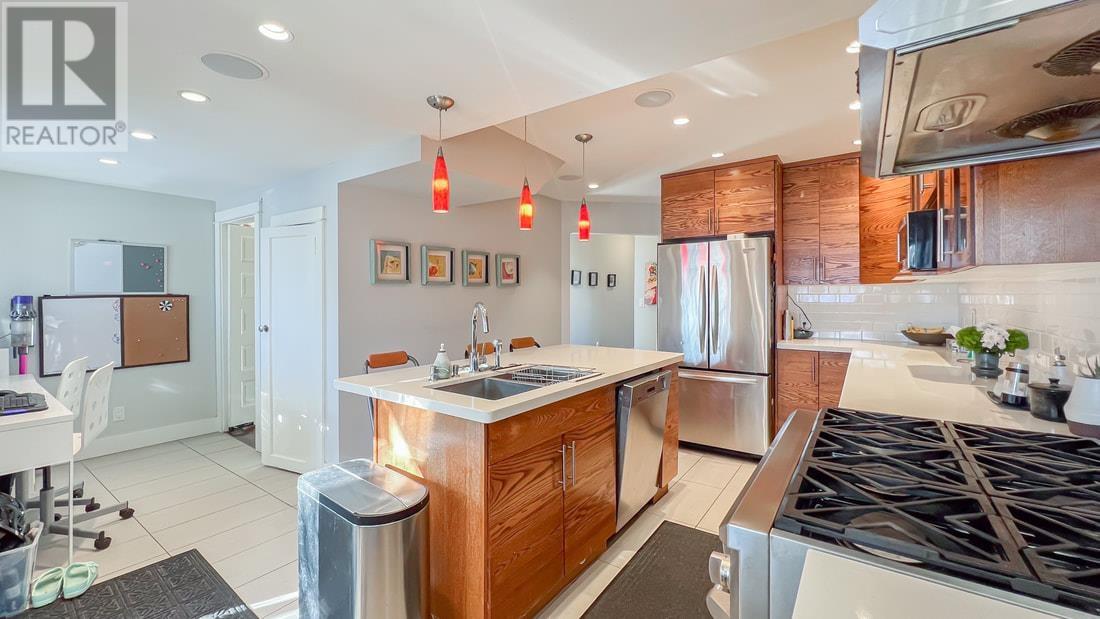 Listing Picture 13 of 39 : 420 E 36TH AVENUE, Vancouver / 溫哥華 - 魯藝地產 Yvonne Lu Group - MLS Medallion Club Member