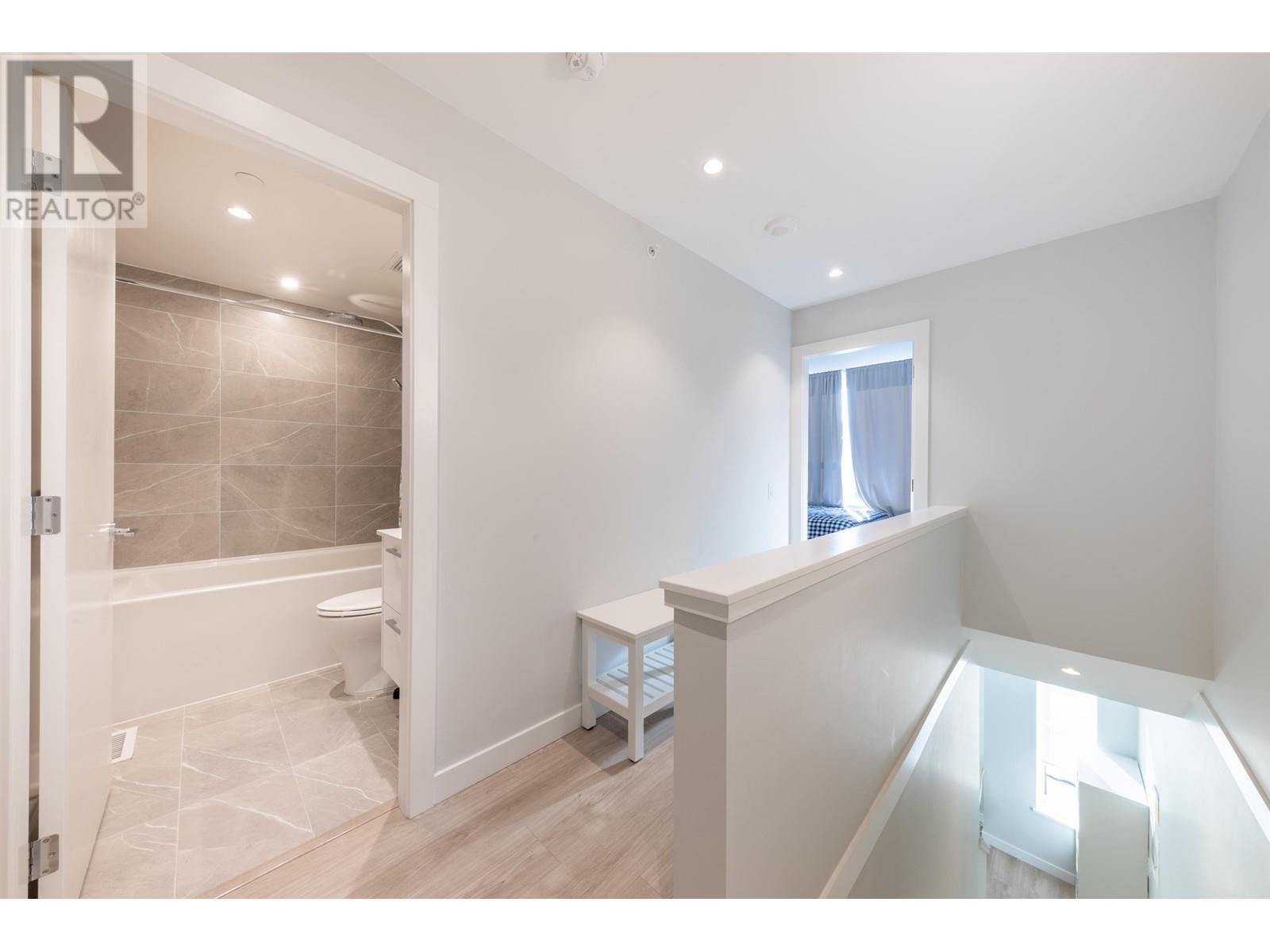 Listing Picture 16 of 24 : 7 2728 ACADIA ROAD, Vancouver / 溫哥華 - 魯藝地產 Yvonne Lu Group - MLS Medallion Club Member