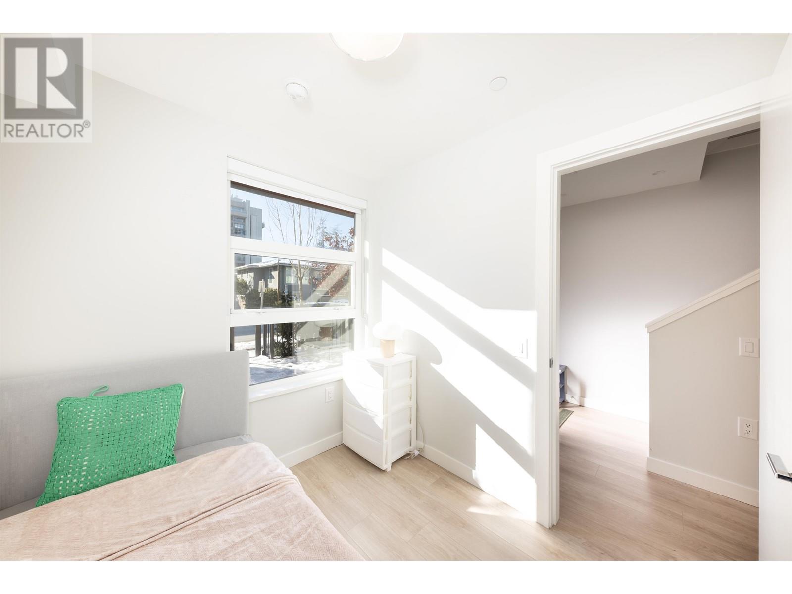 Listing Picture 4 of 24 : 7 2728 ACADIA ROAD, Vancouver / 溫哥華 - 魯藝地產 Yvonne Lu Group - MLS Medallion Club Member