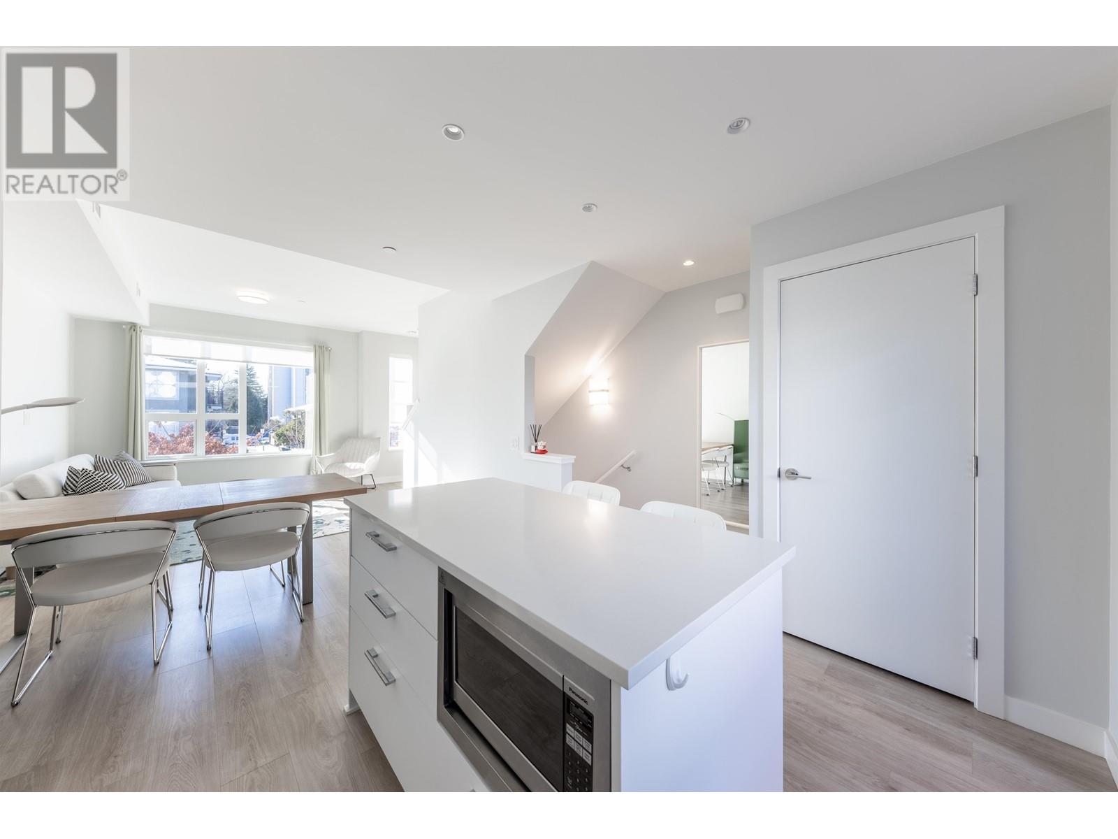 Listing Picture 14 of 24 : 7 2728 ACADIA ROAD, Vancouver / 溫哥華 - 魯藝地產 Yvonne Lu Group - MLS Medallion Club Member