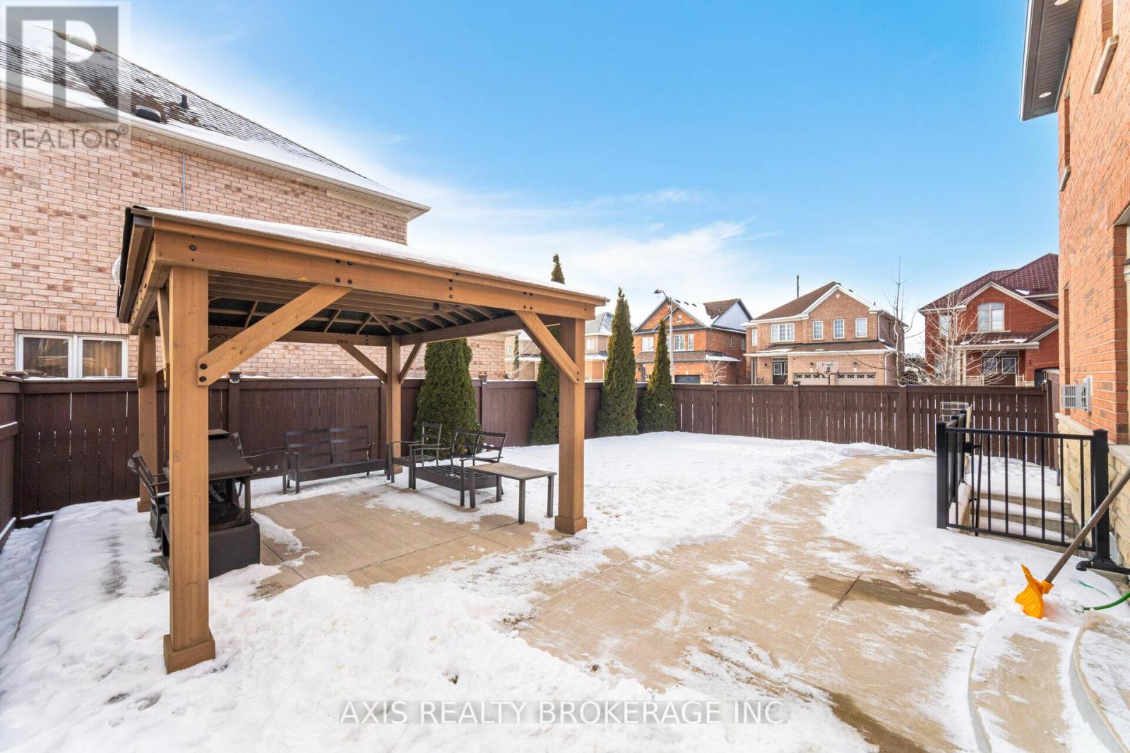 25 Laurentide Crescent, Brampton, Ontario  L6P 1Y3 - Photo 42 - W11969430