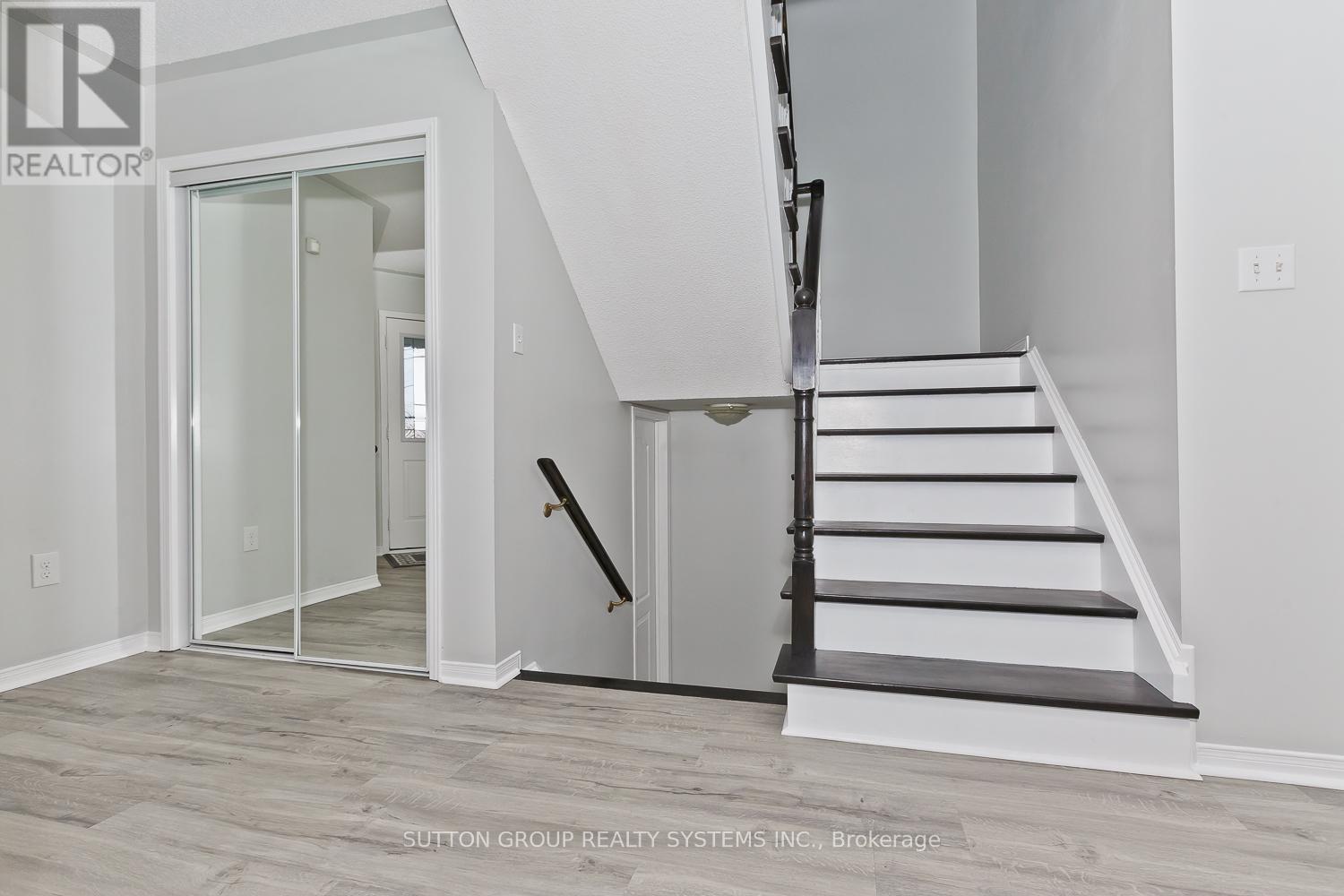 Property at 3945 FOXWOOD AVENUE image 4