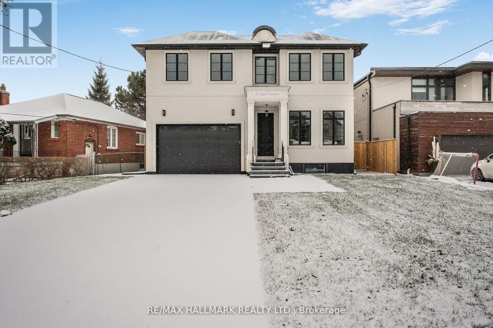 42 AGAR CRESCENT, Toronto, Ontario