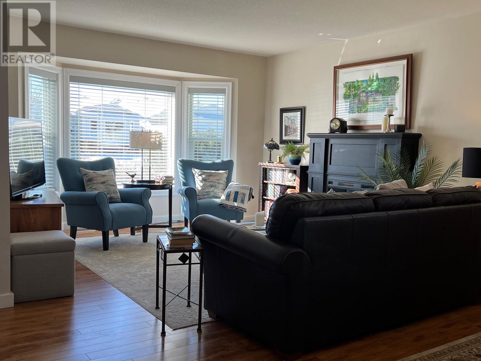 Property at 814 8 Avenue image 5