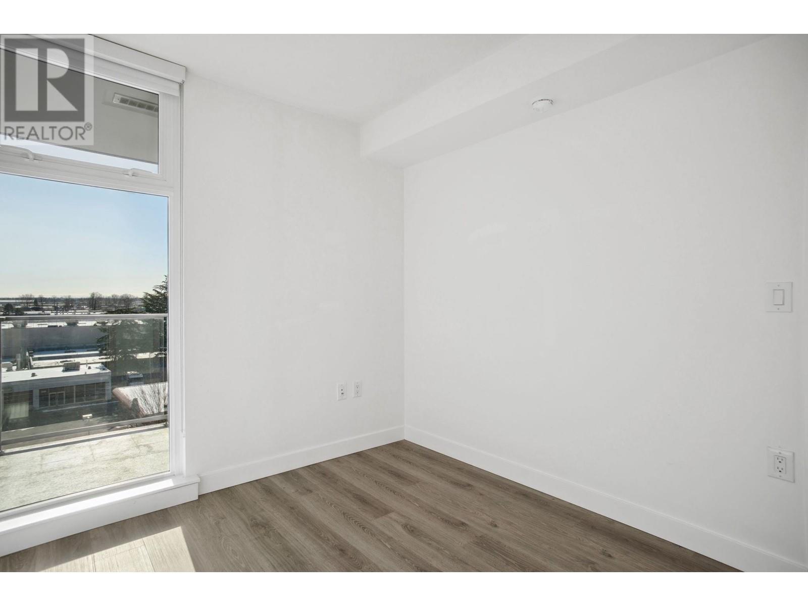 Listing Picture 15 of 33 : 412 8181 CHESTER STREET, Vancouver / 溫哥華 - 魯藝地產 Yvonne Lu Group - MLS Medallion Club Member