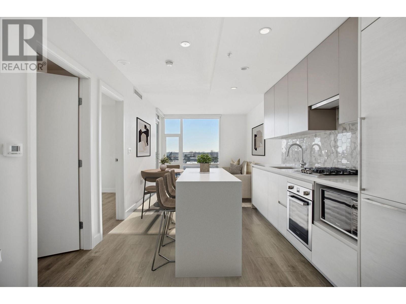 Listing Picture 2 of 33 : 412 8181 CHESTER STREET, Vancouver / 溫哥華 - 魯藝地產 Yvonne Lu Group - MLS Medallion Club Member