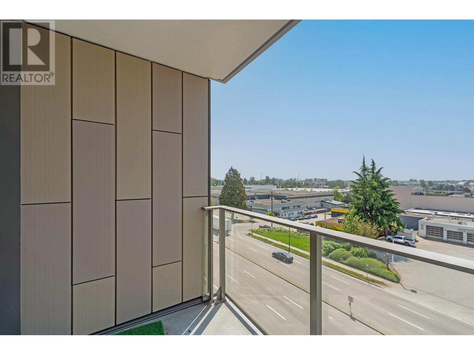 Listing Picture 20 of 33 : 412 8181 CHESTER STREET, Vancouver / 溫哥華 - 魯藝地產 Yvonne Lu Group - MLS Medallion Club Member