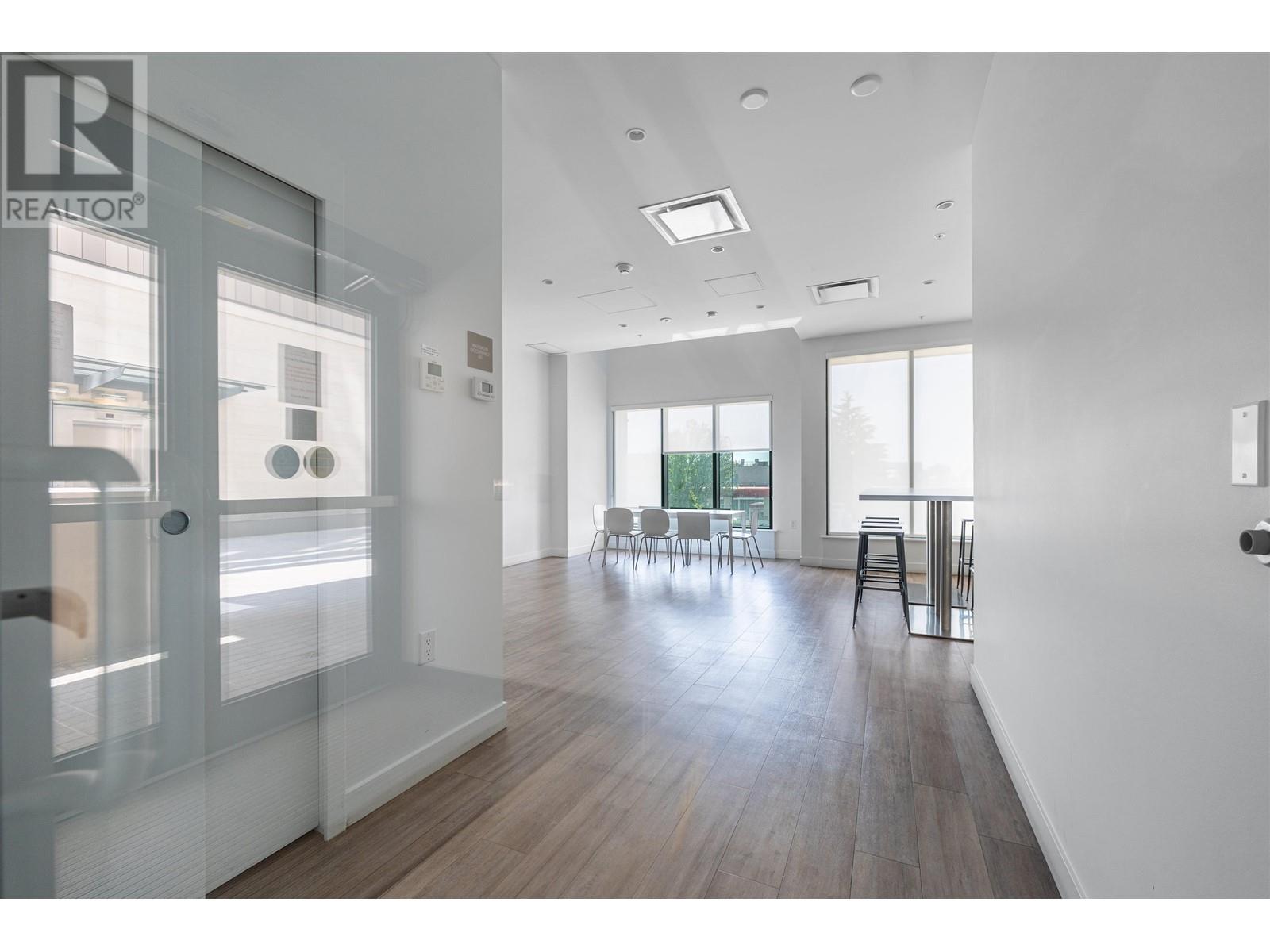 Listing Picture 25 of 33 : 412 8181 CHESTER STREET, Vancouver / 溫哥華 - 魯藝地產 Yvonne Lu Group - MLS Medallion Club Member