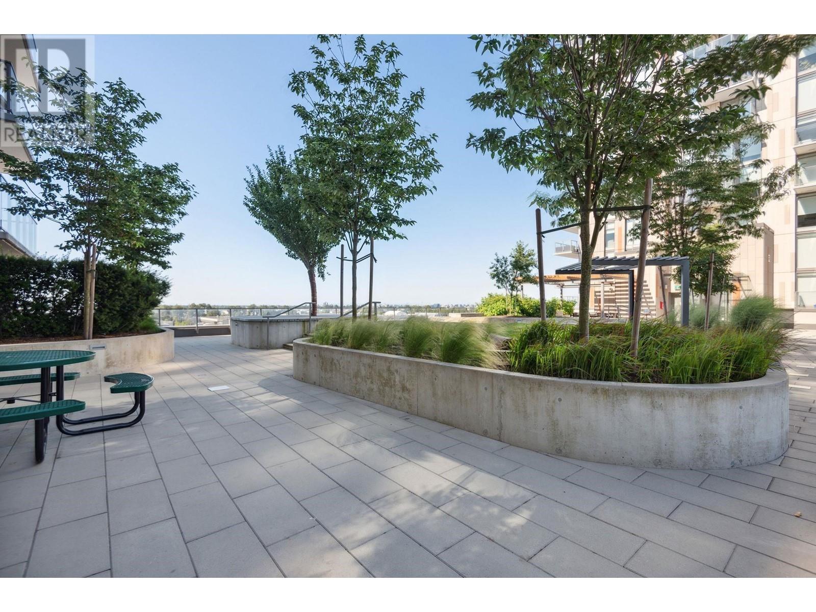 Listing Picture 32 of 33 : 412 8181 CHESTER STREET, Vancouver / 溫哥華 - 魯藝地產 Yvonne Lu Group - MLS Medallion Club Member