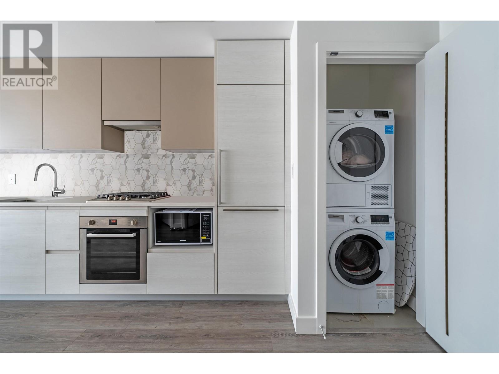 Listing Picture 5 of 33 : 412 8181 CHESTER STREET, Vancouver / 溫哥華 - 魯藝地產 Yvonne Lu Group - MLS Medallion Club Member