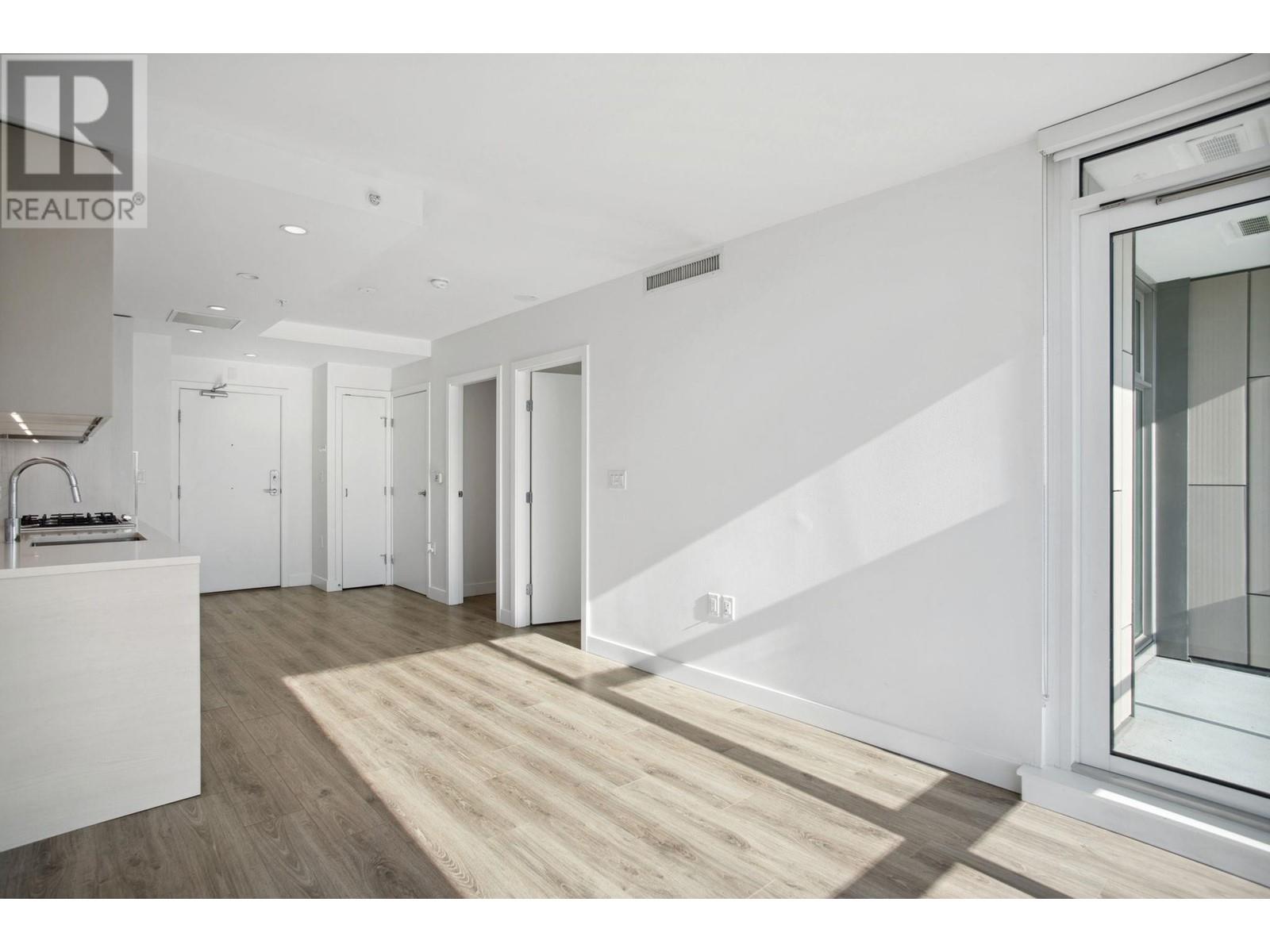 Listing Picture 8 of 33 : 412 8181 CHESTER STREET, Vancouver / 溫哥華 - 魯藝地產 Yvonne Lu Group - MLS Medallion Club Member