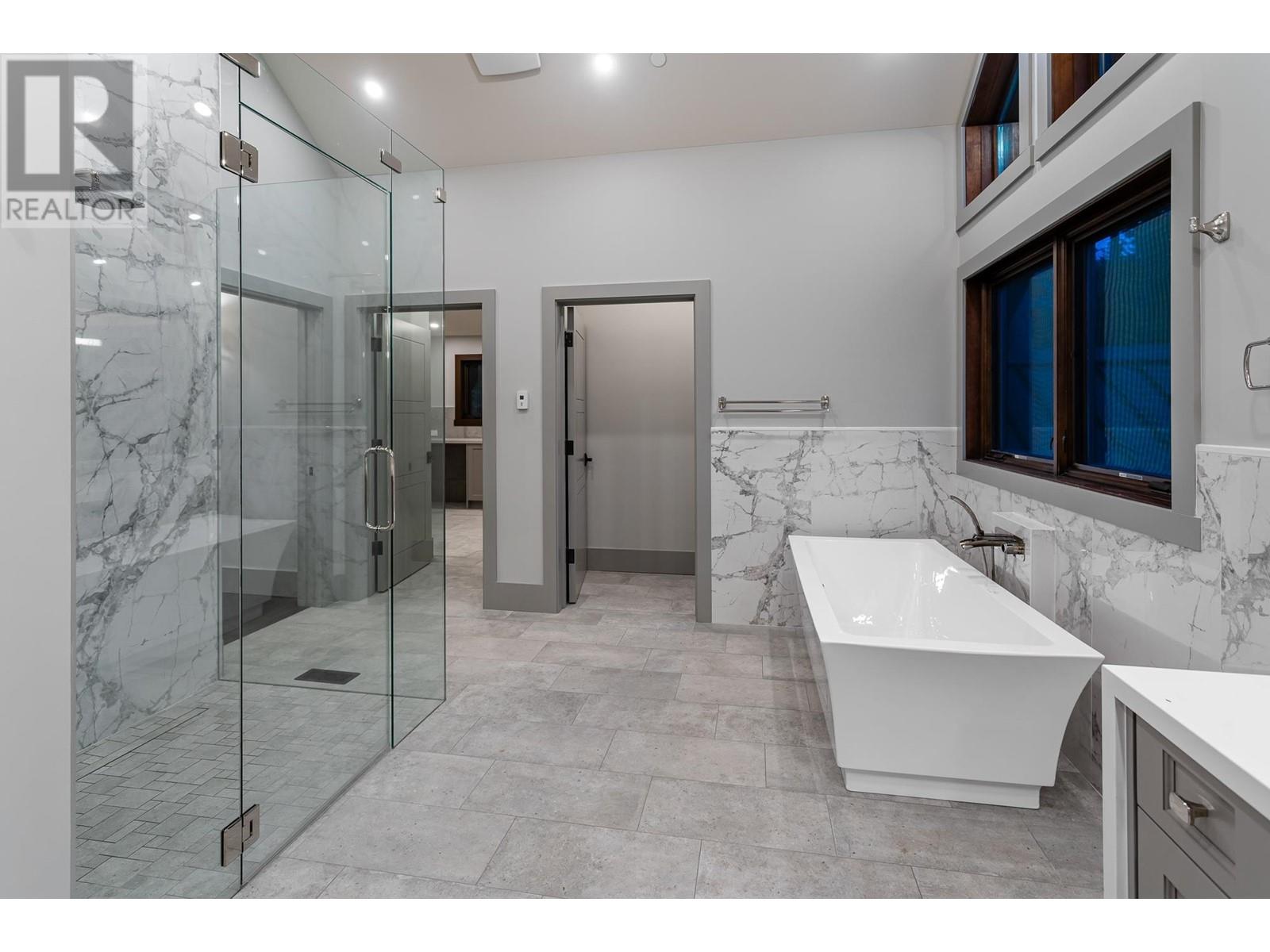 3299 Black Bear Way, Anmore, British Columbia  V3H 5G6 - Photo 24 - R2966666