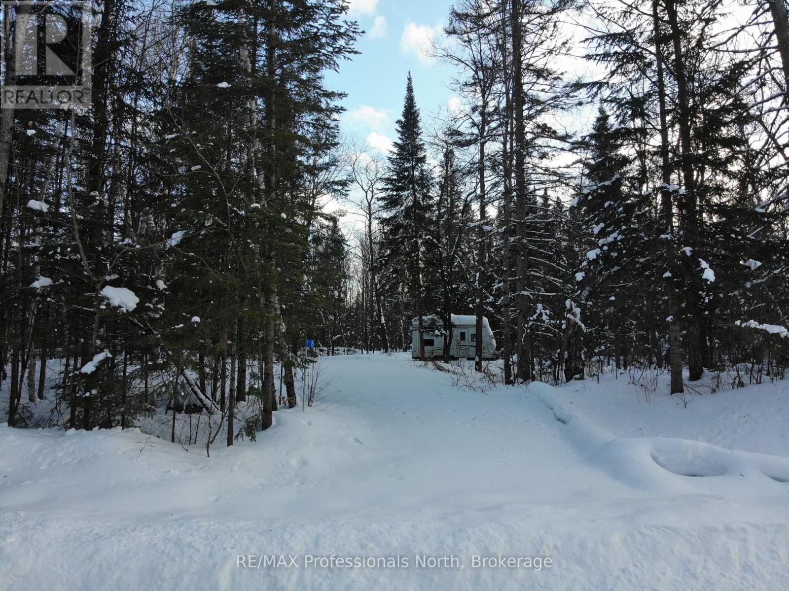 15 Robert Road E, Huntsville (Chaffey), Ontario  P1H 2J4 - Photo 2 - X11972135