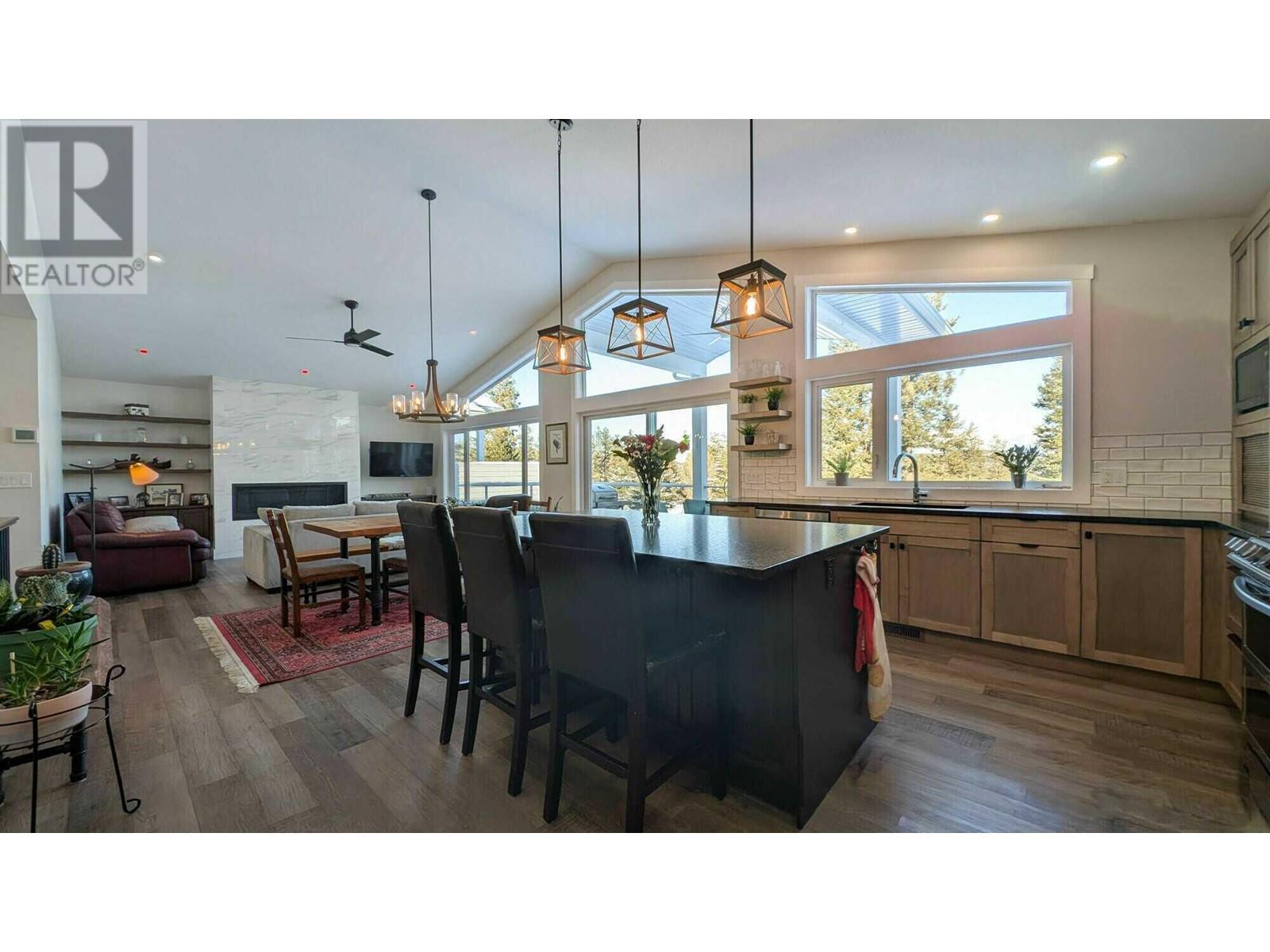 Property at 328 Legacy Lookout image 3