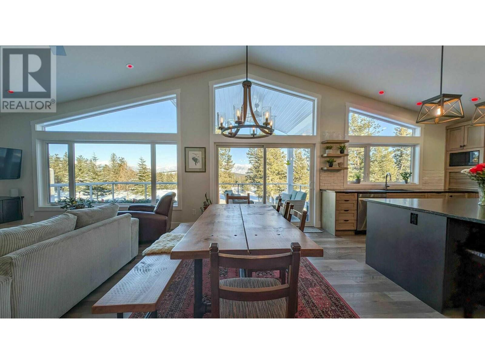 Property at 328 Legacy Lookout image 5