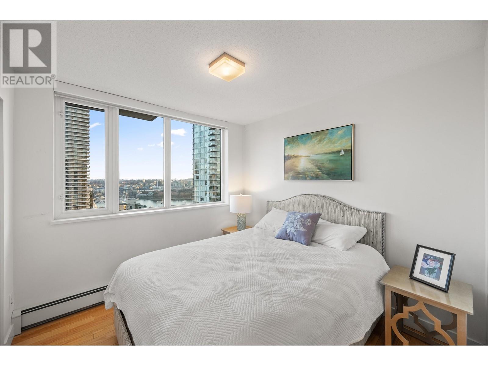 Listing Picture 9 of 19 : 2302 1325 ROLSTON STREET, Vancouver / 溫哥華 - 魯藝地產 Yvonne Lu Group - MLS Medallion Club Member