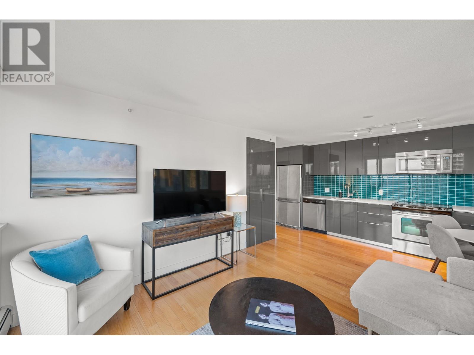 Listing Picture 8 of 19 : 2302 1325 ROLSTON STREET, Vancouver / 溫哥華 - 魯藝地產 Yvonne Lu Group - MLS Medallion Club Member