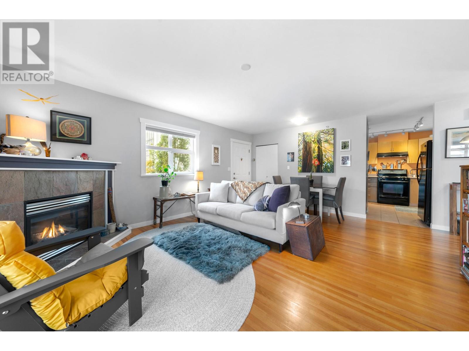 Listing Picture 5 of 31 : 201 4272 ALBERT STREET, Burnaby / 本拿比 - 魯藝地產 Yvonne Lu Group - MLS Medallion Club Member