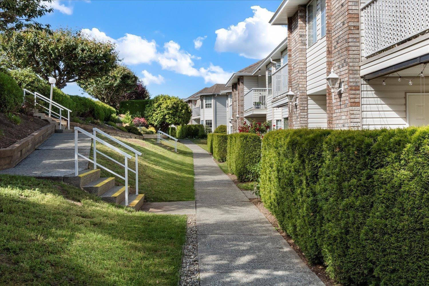 Property at 39 2938 TRAFALGAR STREET image 3