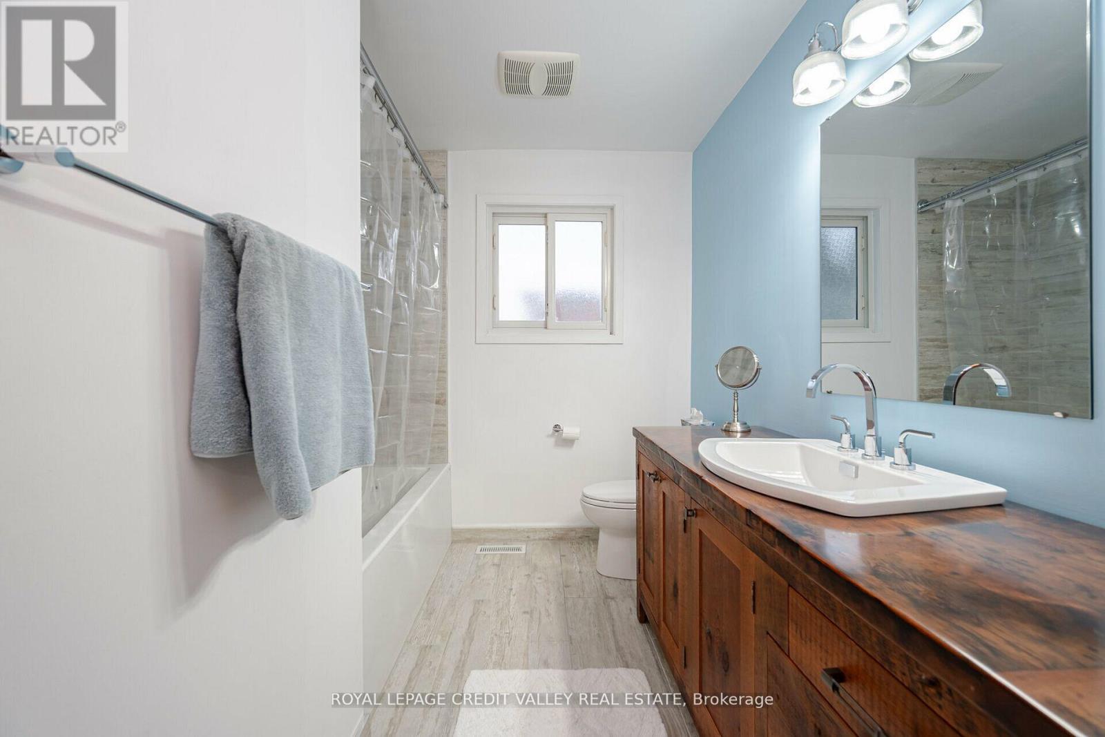 17 Meadowland Gate, Brampton, Ontario  L6W 3N8 - Photo 21 - W11972172