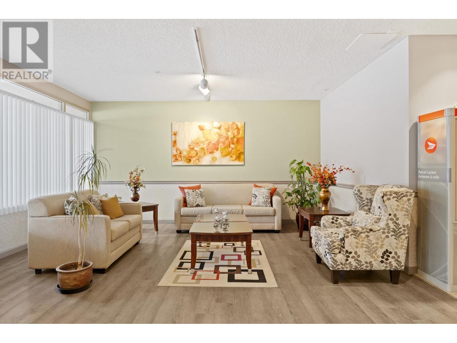 307 1190 Pipeline Road, Coquitlam, British Columbia  V3B 7T9 - Photo 4 - R2963777