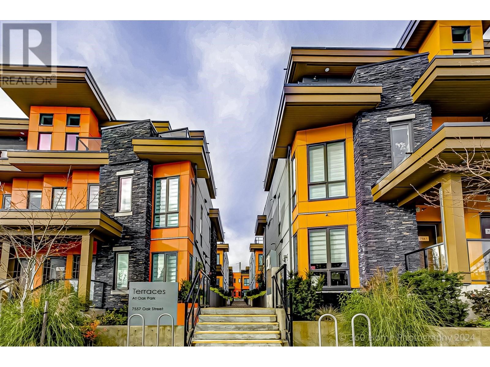 21 7565 Oak Street, Vancouver, British Columbia  V6P 4A4 - Photo 2 - R2966696