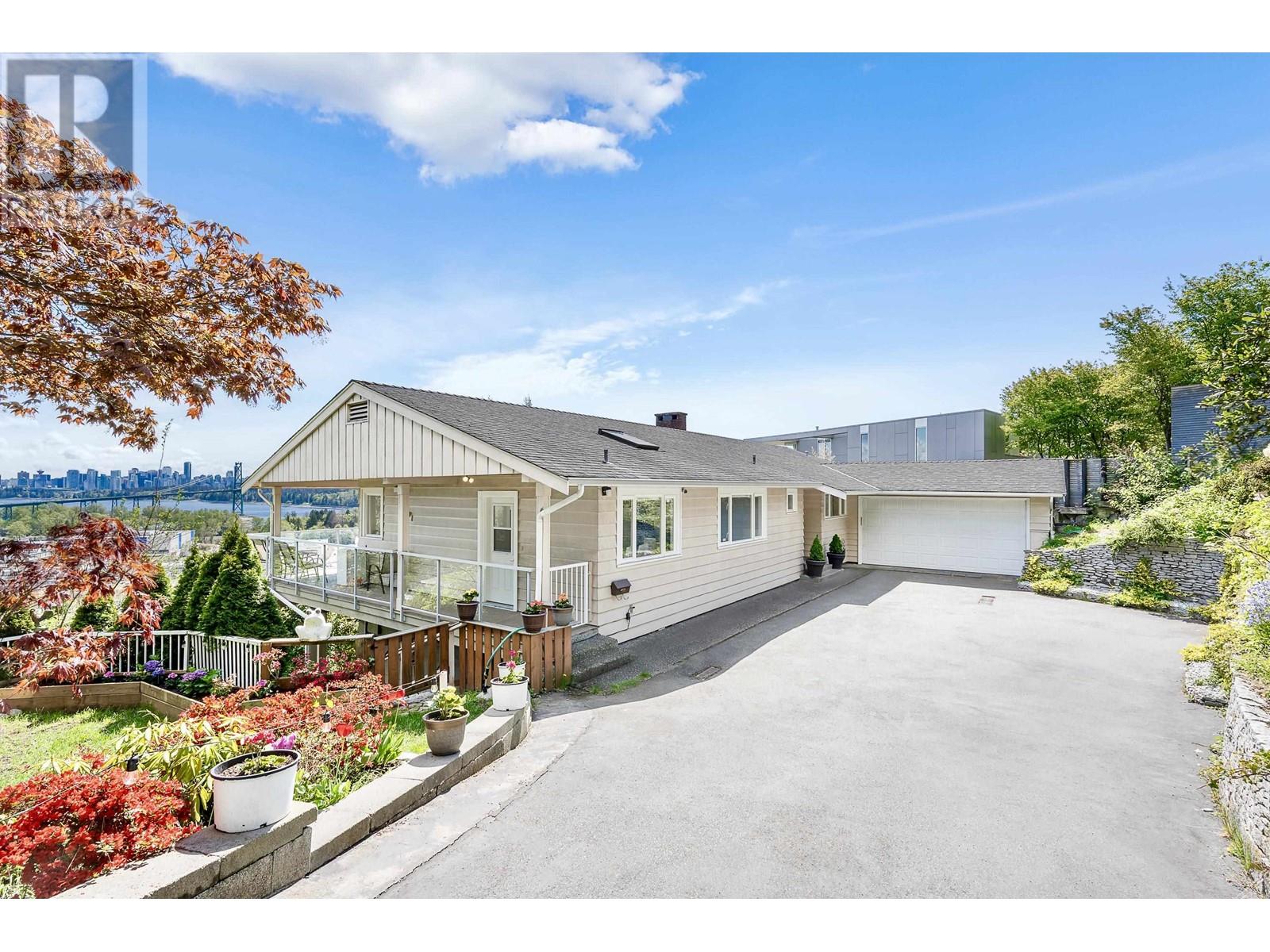 930 Esquimalt Avenue, West Vancouver, British Columbia  V7T 1J8 - Photo 13 - R2966703