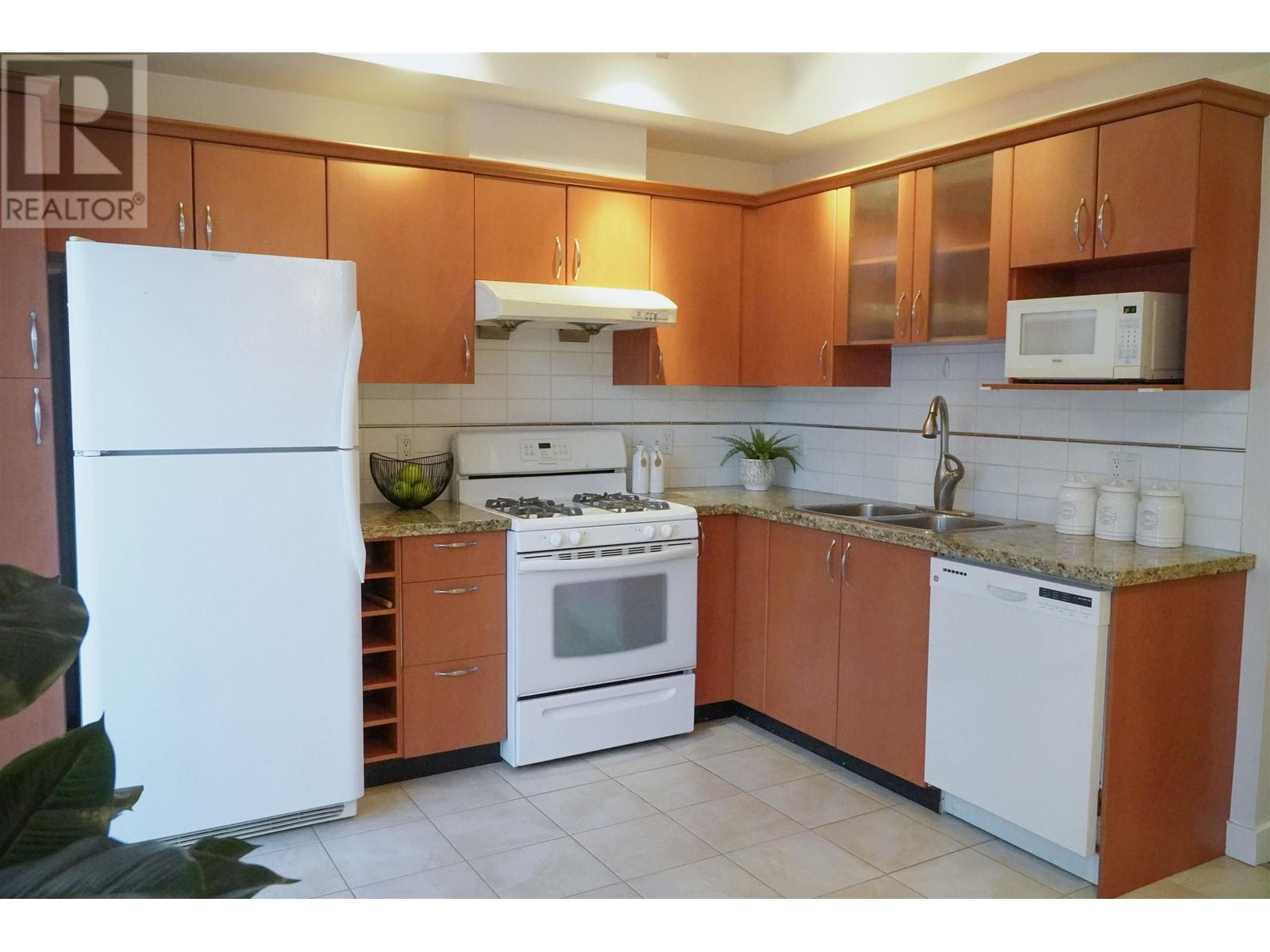 Listing Picture 5 of 14 : 4 6233 BIRCH STREET, Richmond / 烈治文 - 魯藝地產 Yvonne Lu Group - MLS Medallion Club Member