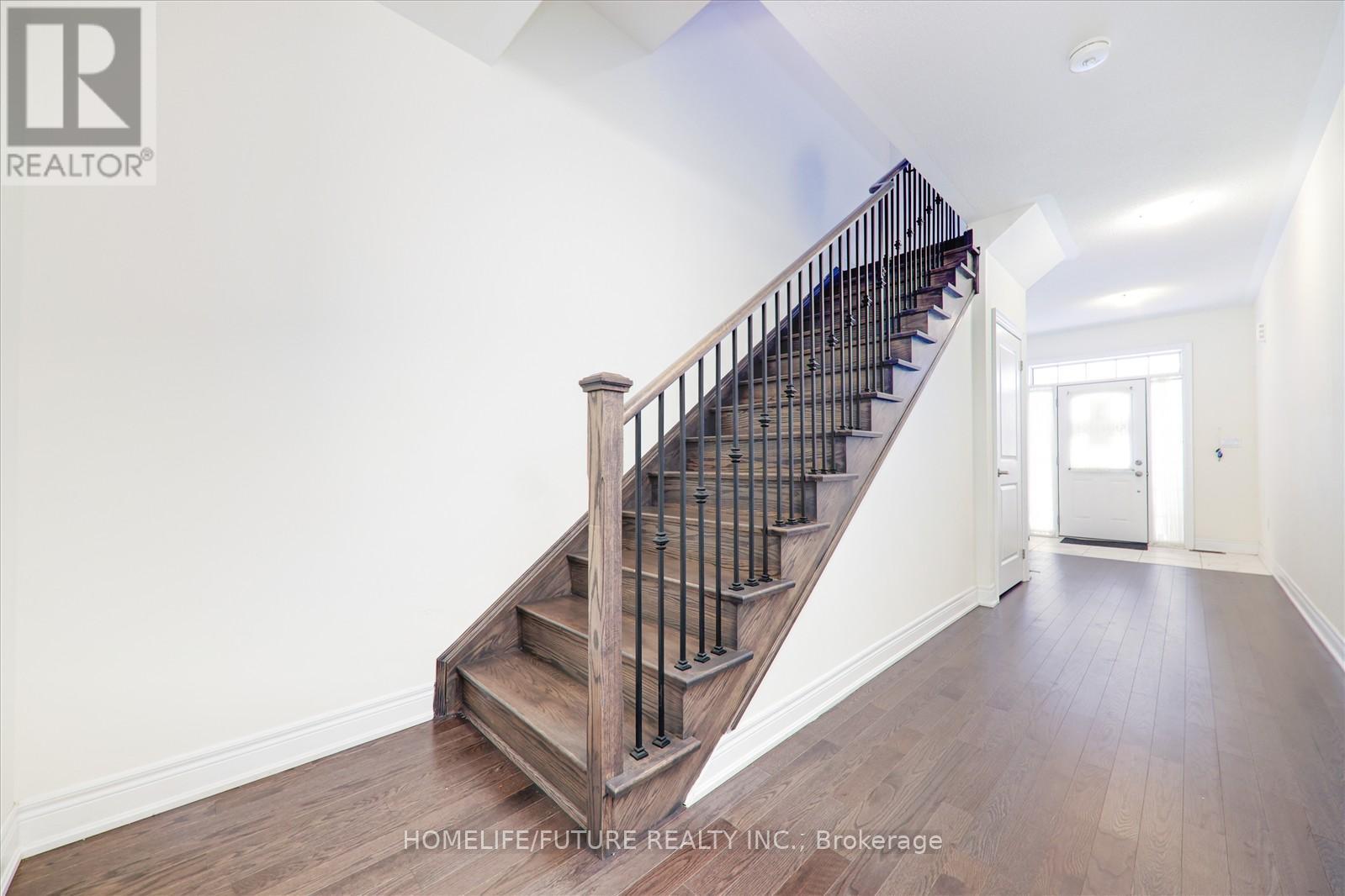 Property at 8 ANDRESS WAY image 3