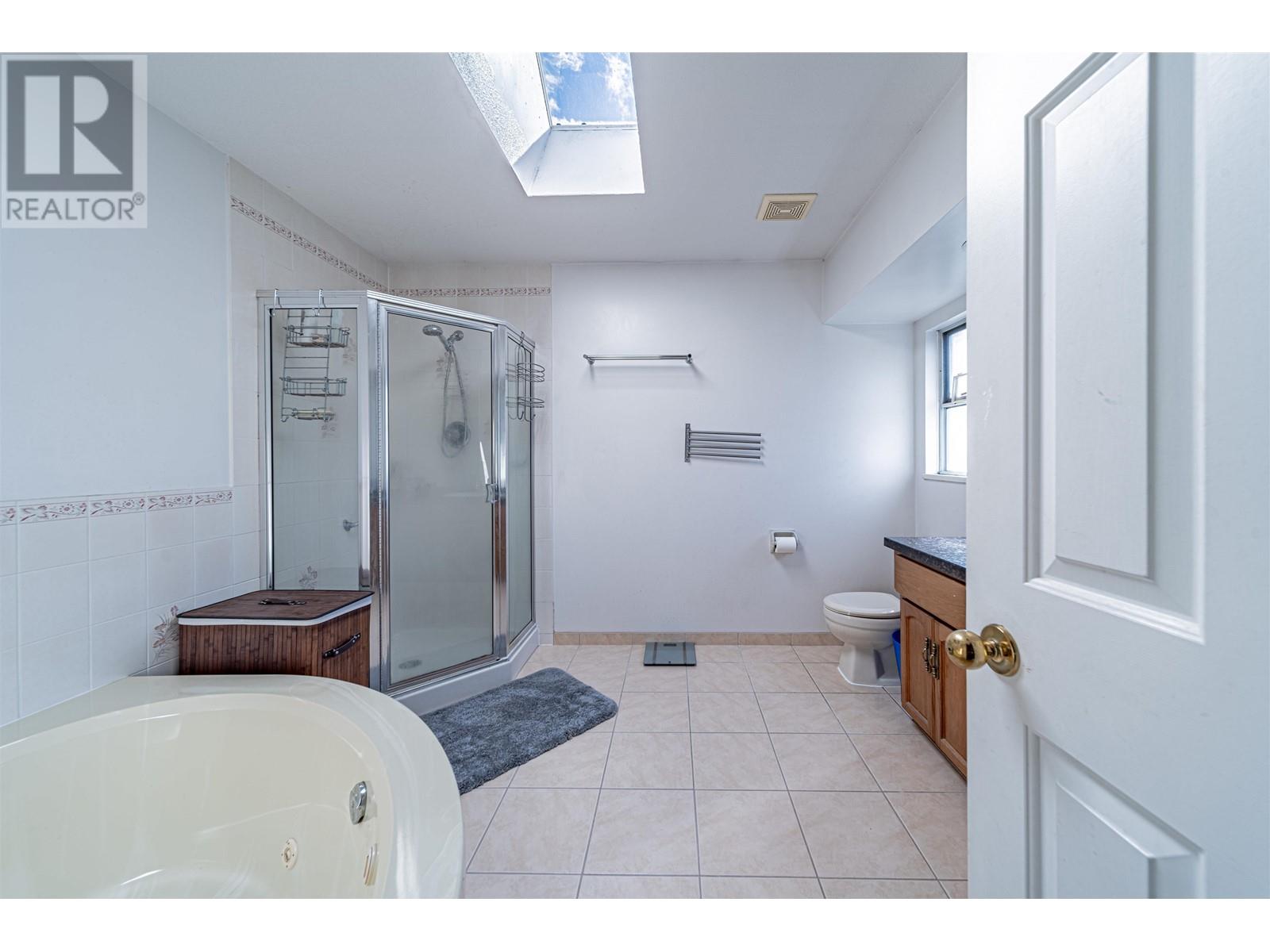Listing Picture 18 of 31 : 5591 JASKOW DRIVE, Richmond / 烈治文 - 魯藝地產 Yvonne Lu Group - MLS Medallion Club Member