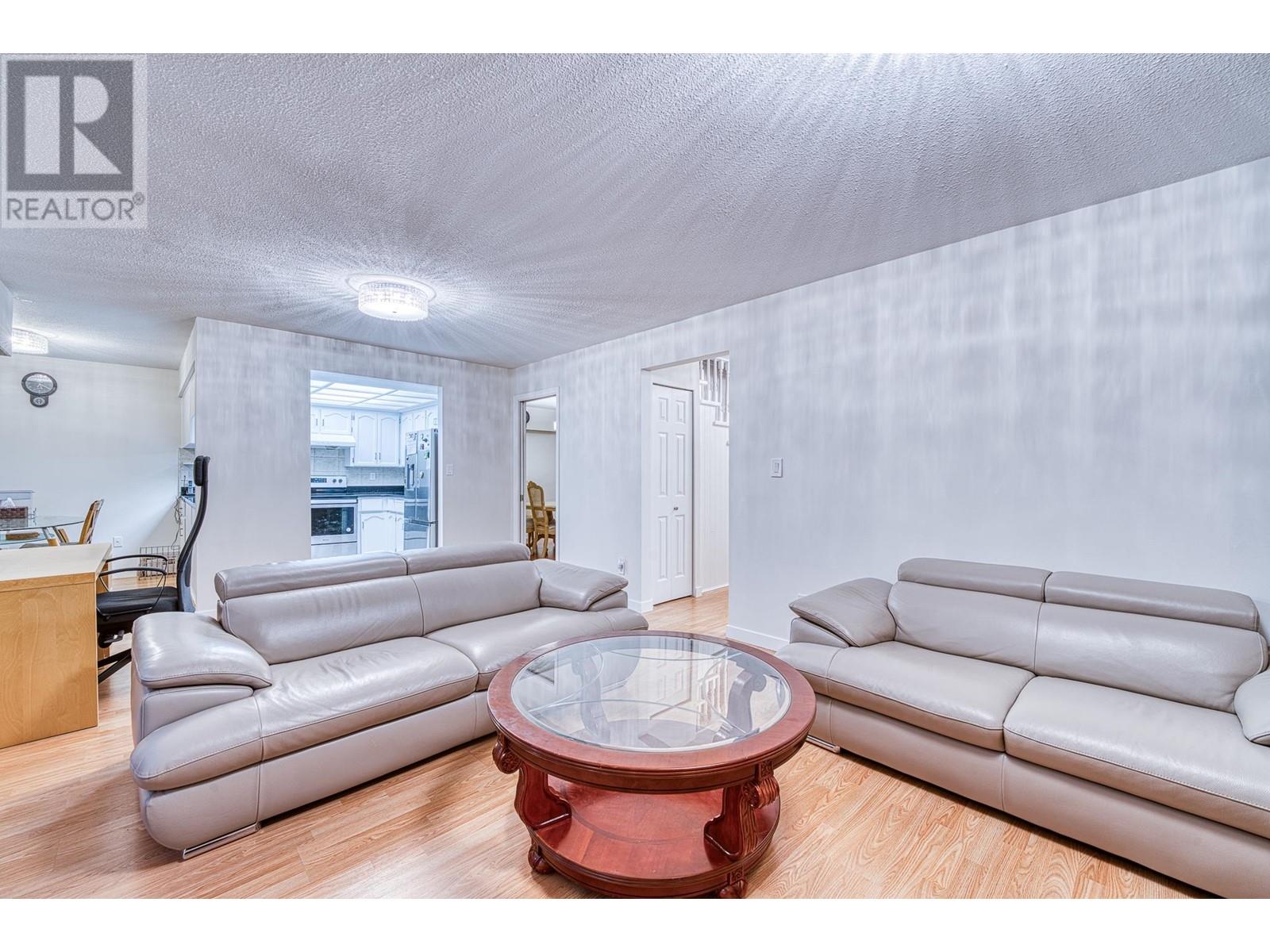 Listing Picture 24 of 31 : 5591 JASKOW DRIVE, Richmond / 烈治文 - 魯藝地產 Yvonne Lu Group - MLS Medallion Club Member